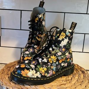 🖤 Dr Martens Darcy Floral 1460 Pascal Boots 🌼